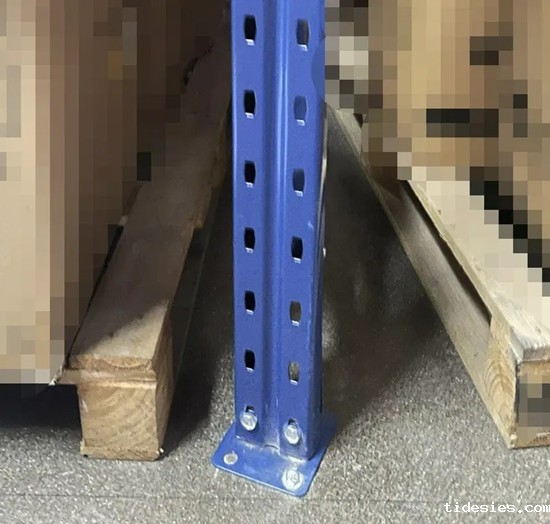 立柱安装不到位，自带扭转